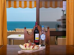 A15- Cliffside Beach Apartment by Dreamalgarve