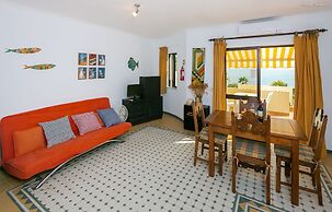 A15- Cliffside Beach Apartment by Dreamalgarve