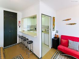 A15- Cliffside Beach Apartment by Dreamalgarve