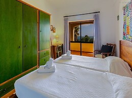 A15- Cliffside Beach Apartment by Dreamalgarve
