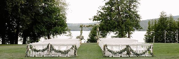 Fountain Point Resort