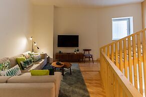 MZ By UNA Apartments