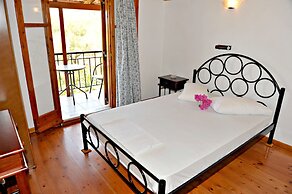 Studios Dimitris Giatras