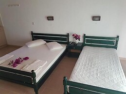 Studios Dimitris Giatras