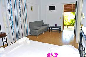 Studios Dimitris Giatras