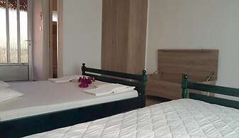 Studios Dimitris Giatras