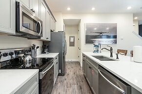 Margaritaville Cottages Orlando by Vstays