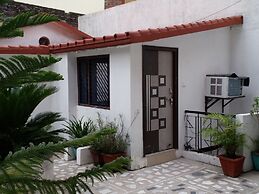 Sonu Guest House - Hostel