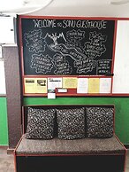 Sonu Guest House - Hostel