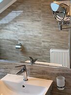 Areo Hotel & Restaurant