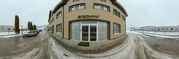 Areo Hotel & Restaurant