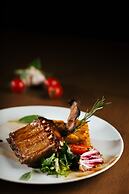 Areo Hotel & Restaurant