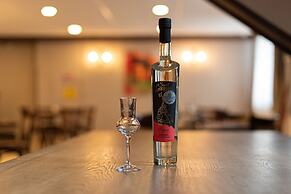 Areo Hotel & Restaurant