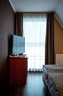 Areo Hotel & Restaurant