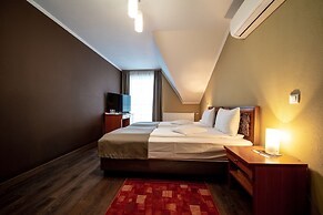 Areo Hotel & Restaurant