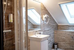 Areo Hotel & Restaurant