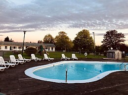 Anne Shirley Motel & Cottages