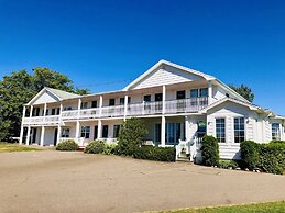 Anne Shirley Motel & Cottages