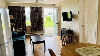 Anne Shirley Motel & Cottages