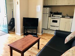 Anne Shirley Motel & Cottages