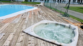 Anne Shirley Motel & Cottages