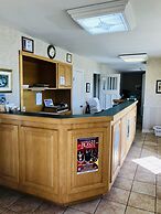 Anne Shirley Motel & Cottages