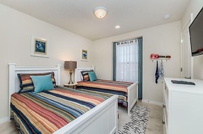 Contemporary Retreat 5 Bedroom Private Pool Home-near Disney
