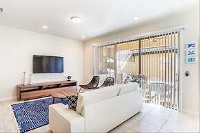 Contemporary Retreat 5 Bedroom Private Pool Home-near Disney