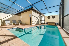 Contemporary Retreat 5 Bedroom Private Pool Home-near Disney