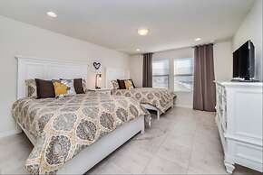 Contemporary Retreat 5 Bedroom Private Pool Home-near Disney