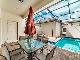Splendid Windsor Home 5 Bedroom Townhome With Private Pool