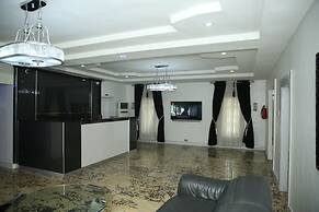 PoshLux Executive Hotel