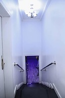 PoshLux Executive Hotel