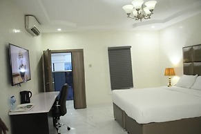 PoshLux Executive Hotel