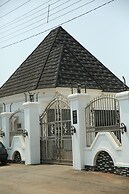 PoshLux Executive Hotel