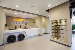 823 Tourist Hotel
