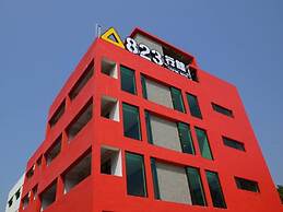 823 Tourist Hotel