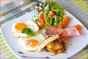 The Title East Wing by Trips Phuket