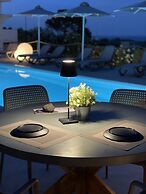 Hermoso Luxury Suites