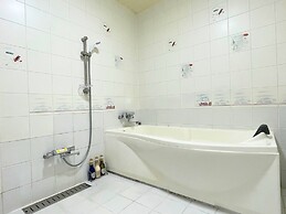 Rycom Family Resort Hotel