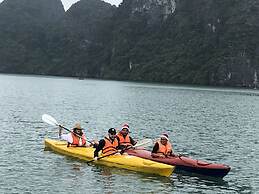 Cozy Bay Classic Cruise