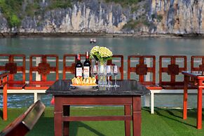 Cozy Bay Classic Cruise