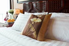 Cozy Bay Classic Cruise