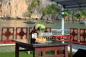 Cozy Bay Classic Cruise