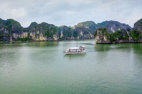 Cozy Bay Classic Cruise