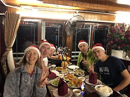 Cozy Bay Classic Cruise