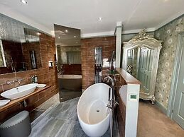 The Kingsbury at No7 & No8