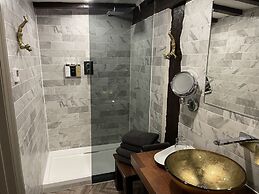 The Kingsbury at No7 & No8