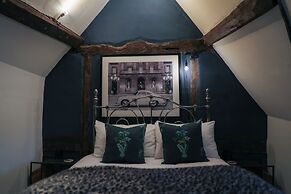 The Kingsbury at No7 & No8