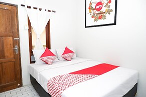 OYO 422 Achterhuis Guesthouse